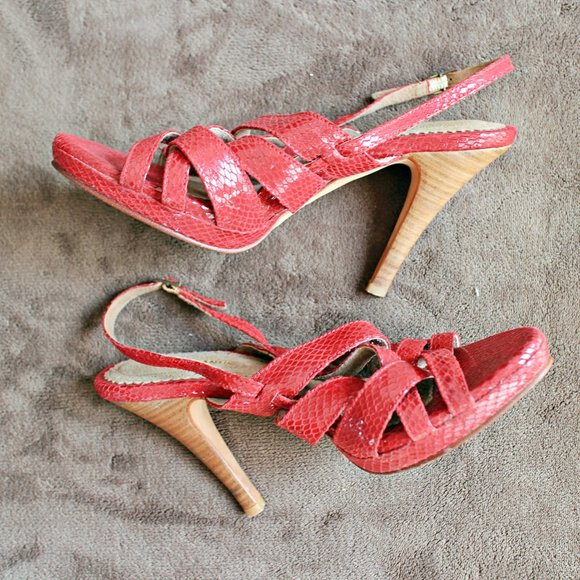 RED PUMP - Picture 8 of 11